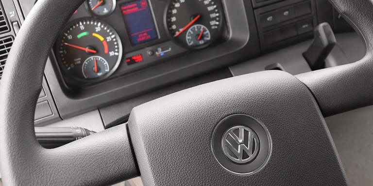 19360_volante_y_tablero-1-768x384