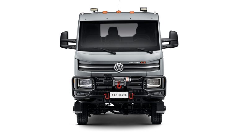 Delivery_11.180_4x4_Frente_Cinza-Moonstone_1-1.jpg.baixa_-768x432